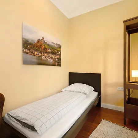 Apartment Alte Stadtvilla Am Weinberg 1 *
